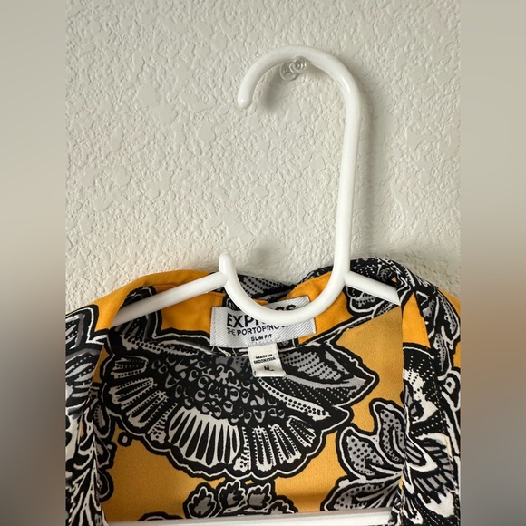Express The Portofino Shirt Slim Fit Yellow & Black Paisley Blouse - Picture 3 of 3